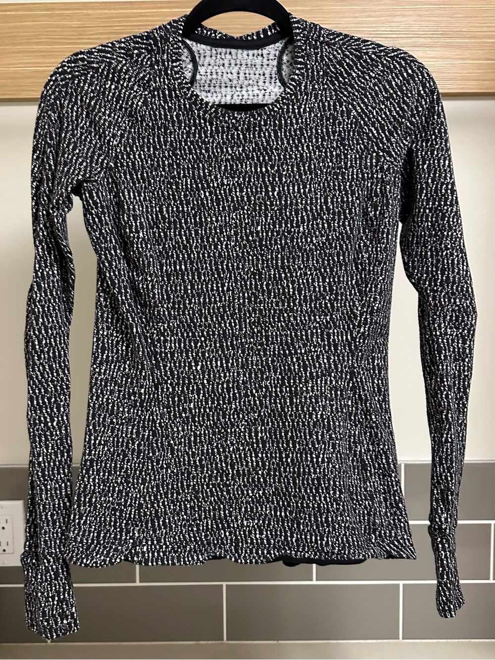 Lululemon Runderful Long Sleeve - Picture 3 of 10